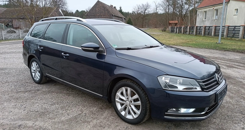 Volkswagen Passat cena 32700 przebieg: 226000, rok produkcji 2011 z Gubin małe 301